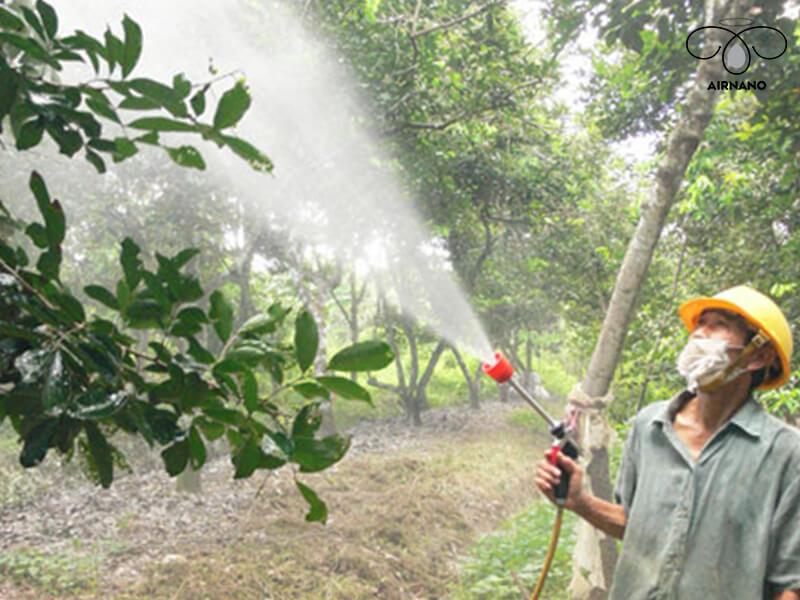 Máy bay phun thuốc cho cây bưởi %